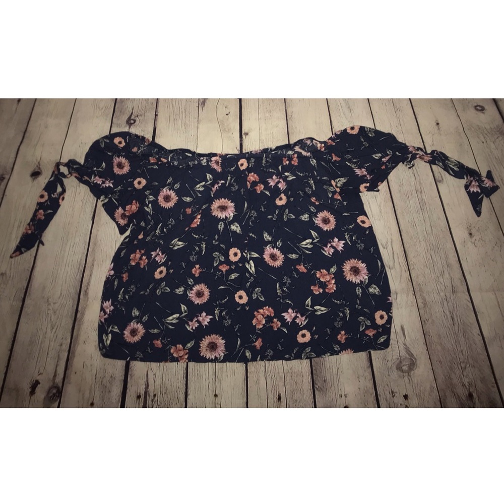 American eagle outfitters off shoulder top